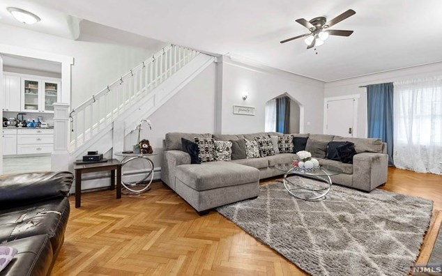 62 Custer Ave, Newark NJ  07112-2510 exterior