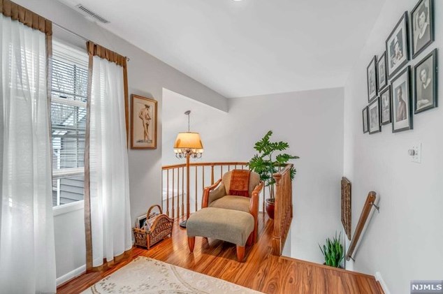 159 Grandview Ln, Mahwah, NJ 07430