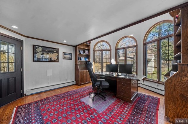 44 Rustic Dr, Waldwick NJ  07463-2417 exterior