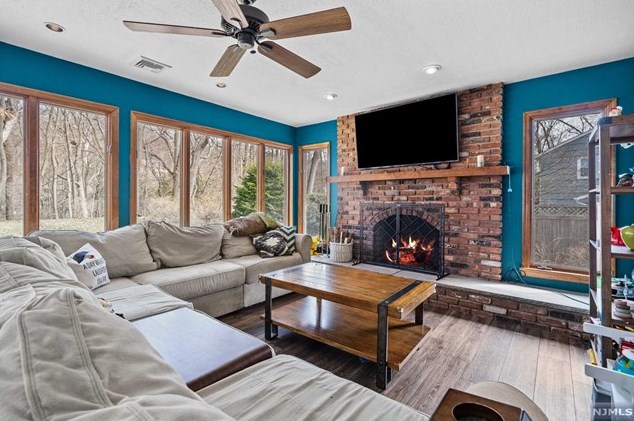 44 Rustic Dr, Waldwick NJ  07463-2417 exterior