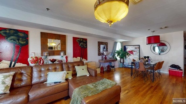 370 14th Ave, Newark NJ  07103-1216 exterior