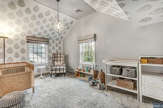 1 Grandview Ter, Tenafly NJ  07670-1120 exterior