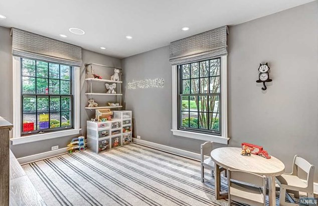 1 Grandview Ter, Tenafly NJ  07670-1120 exterior