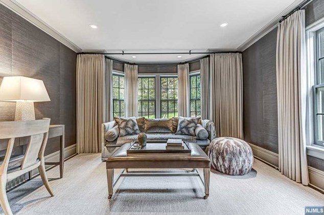 1 Grandview Ter, Tenafly NJ  07670-1120 exterior
