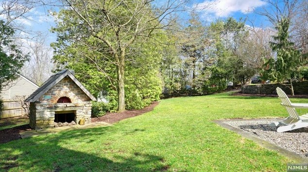 1 Grandview Ter, Tenafly NJ  07670-1120 exterior