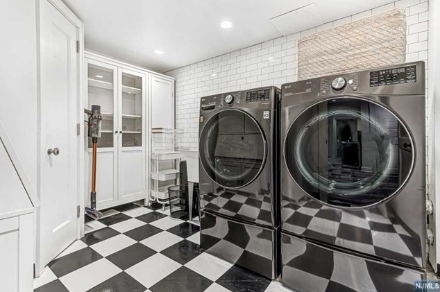 1 Grandview Ter, Tenafly NJ  07670-1120 exterior