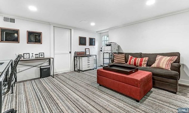 1 Grandview Ter, Tenafly NJ  07670-1120 exterior