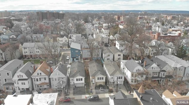 234 4 St, Newark NJ 07107-2215 exterior