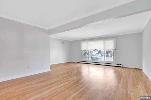 349 Manor Ct, Lyndhurst NJ 07071-1007 exterior