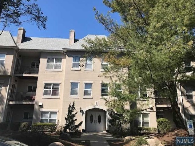 901 Burgundy Way, Wayne NJ 07470-3243 exterior