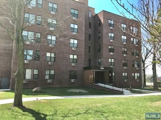 3011 Edwin Ave, West Fort Lee NJ  07024-3439 exterior