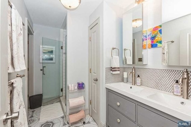 1032 Kipling Rd, Elizabeth NJ 07208-1039 exterior