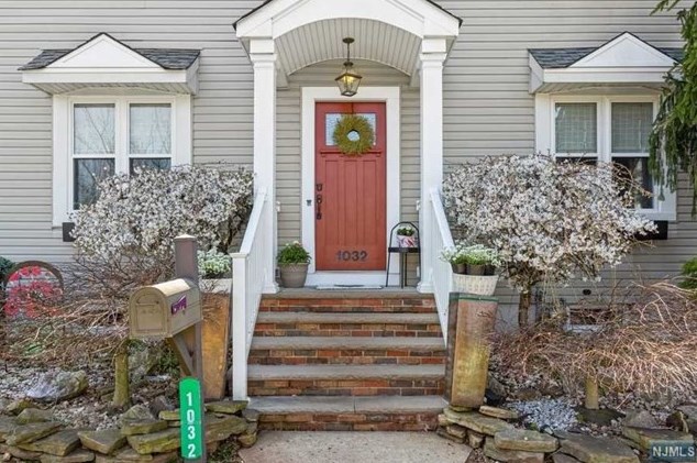 1032 Kipling Rd, Elizabeth NJ 07208-1039 exterior