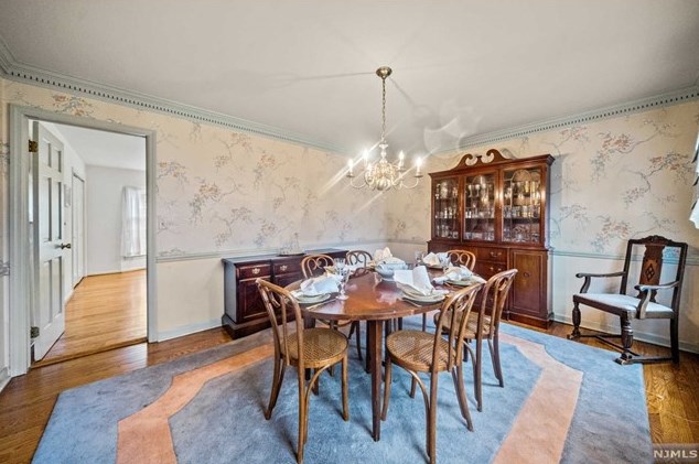 502 Weymouth Dr, Wyckoff NJ  07481-1217 exterior