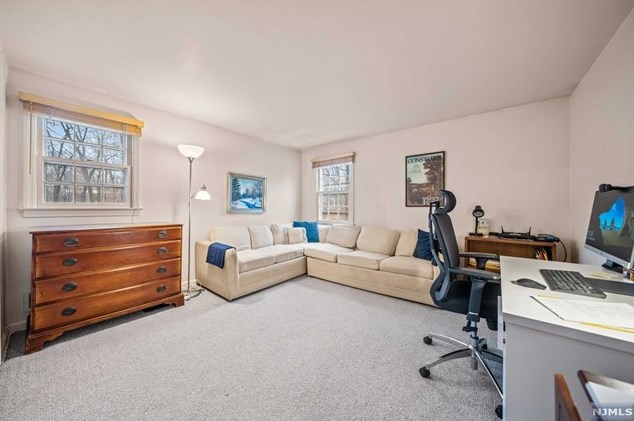 502 Weymouth Dr, Wyckoff NJ  07481-1217 exterior