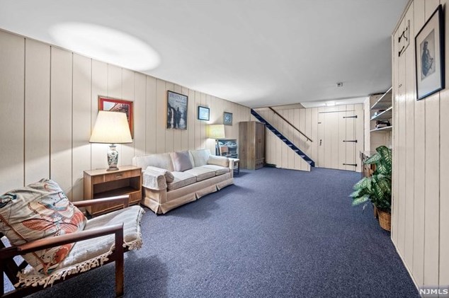 502 Weymouth Dr, Wyckoff NJ  07481-1217 exterior