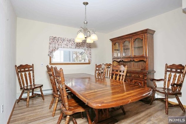 73 Lee St, Elmwood Park NJ  07407-2109 exterior