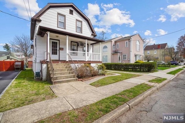 55 Garden St, Bergenfield NJ  07621-2743 exterior