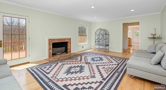 14 Greenbrook Rd, West Caldwell NJ  07006-4320 exterior