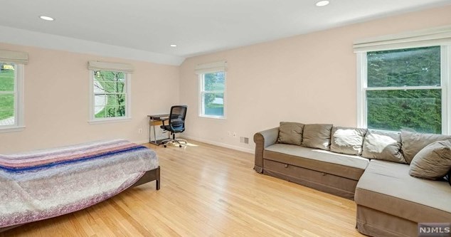 14 Greenbrook Rd, West Caldwell NJ  07006-4320 exterior
