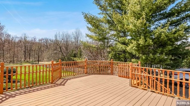 14 Greenbrook Rd, West Caldwell NJ  07006-4320 exterior