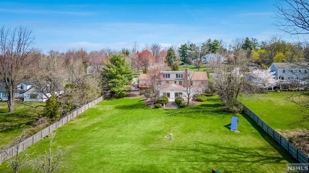 14 Greenbrook Rd, West Caldwell NJ  07006-4320 exterior