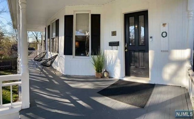 49 Clinton Ave, Tenafly NJ  07670-2102 exterior