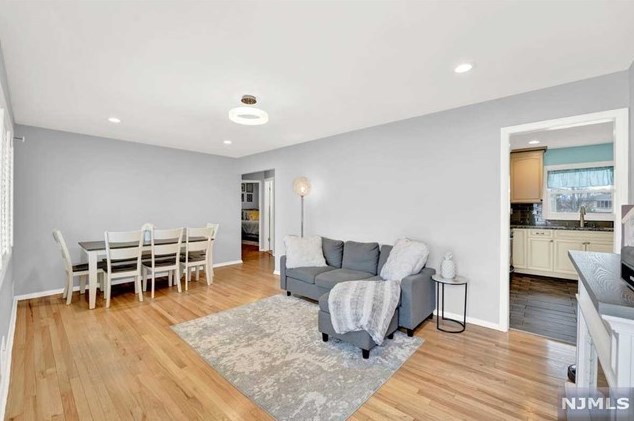 1026 Gillis Pl, Secaucus NJ  07094-4218 exterior