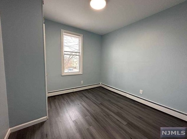 88 Ctr Ave, Secaucus NJ  07094-3141 exterior