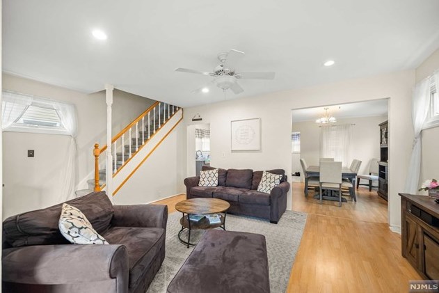 104 Fern Ave, Lyndhurst NJ  07071-2116 exterior