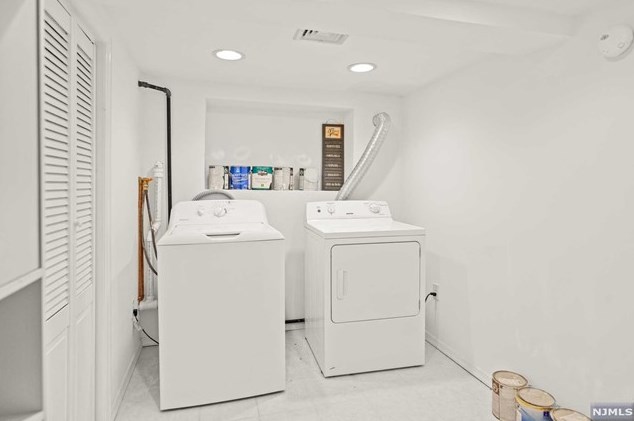 104 Fern Ave, Lyndhurst NJ  07071-2116 exterior
