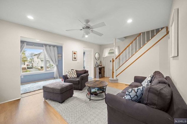 104 Fern Ave, Lyndhurst NJ  07071-2116 exterior