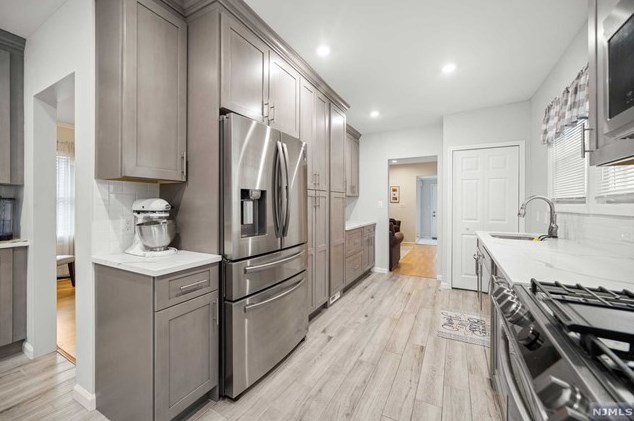 104 Fern Ave, Lyndhurst NJ  07071-2116 exterior