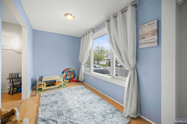 104 Fern Ave, Lyndhurst NJ  07071-2116 exterior