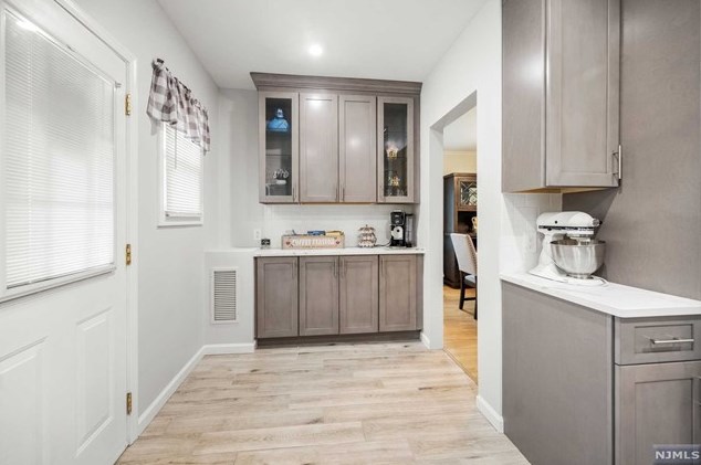 104 Fern Ave, Lyndhurst NJ  07071-2116 exterior