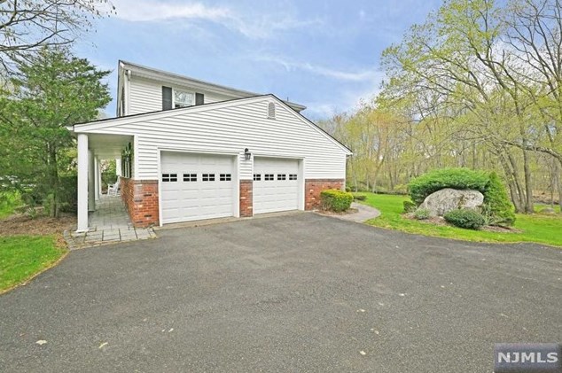 426 George Pl, Wyckoff NJ  07481-1820 exterior