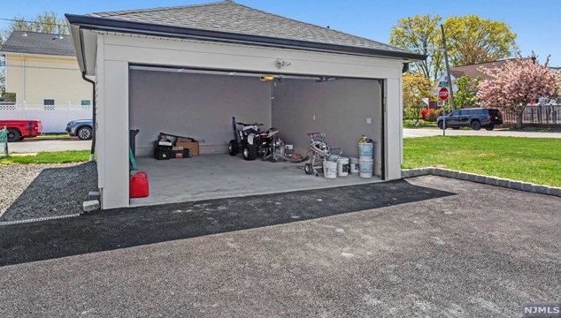 148 Grove St, Elmwood Park NJ  07407-2209 exterior