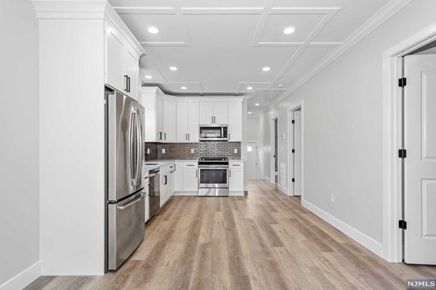 148 Grove St, Elmwood Park NJ  07407-2209 exterior
