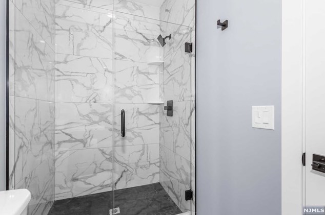 148 Grove St, Elmwood Park NJ  07407-2209 exterior