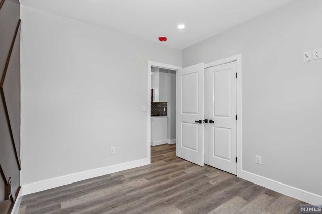 148 Grove St, Elmwood Park NJ  07407-2209 exterior
