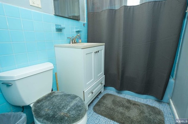 152 Pascack Rd, Hillsdale NJ  07642-1321 exterior