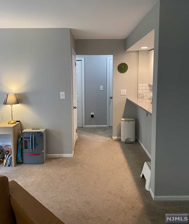 261 Village Circle Dr, West Fort Lee NJ  07024-2156 exterior