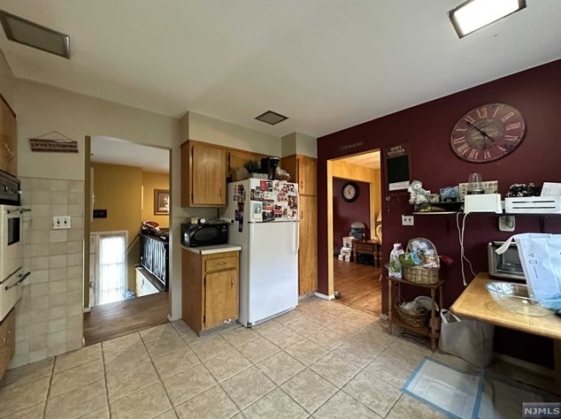 6 Normandy Dr, Wayne NJ  07470-2818 exterior