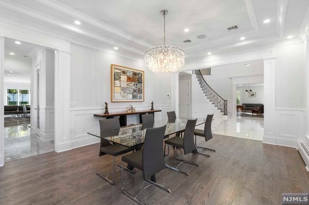 4 Willow Dr, Englewood NJ  07632-2207 exterior