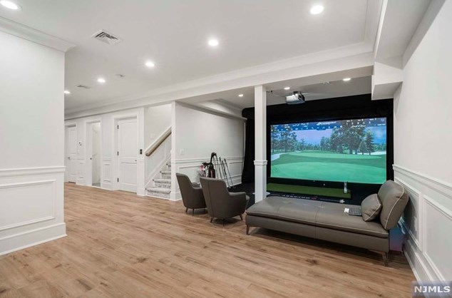 4 Willow Dr, Englewood NJ  07632-2207 exterior