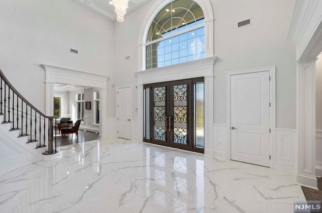 4 Willow Dr, Englewood NJ  07632-2207 exterior