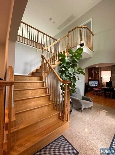 429 Holly Ave, Paramus NJ  07652-5716 exterior