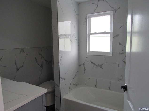 23 Ralph St, Bergenfield NJ  07621-1614 exterior