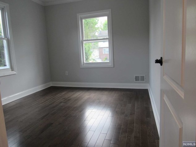 23 Ralph St, Bergenfield NJ  07621-1614 exterior