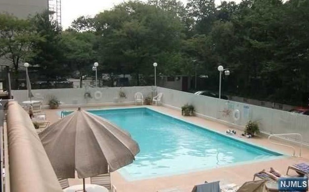 277 Prospect Ave, Hackensack NJ  07601-2512 exterior